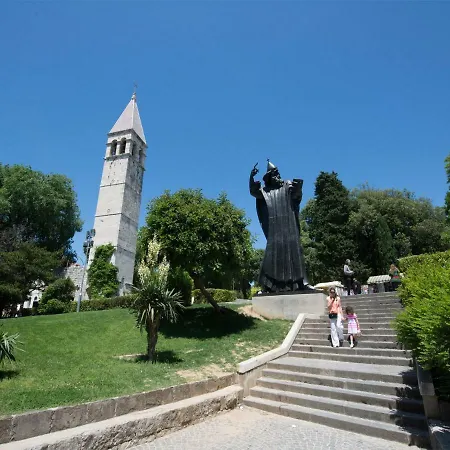 Nina Marie Ii Сплит